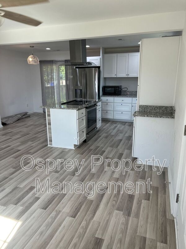 Welcome to this beautiful home located in the heart of Portsmouth 