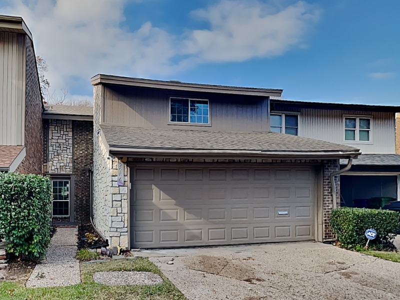 Carrollton House: 2986 Buttonwood Dr