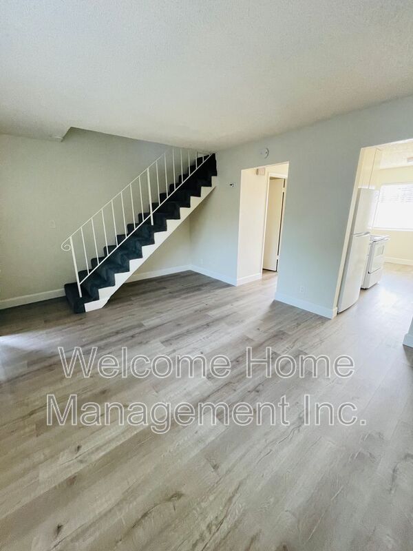 Hayward House: 152 Laurel Ave