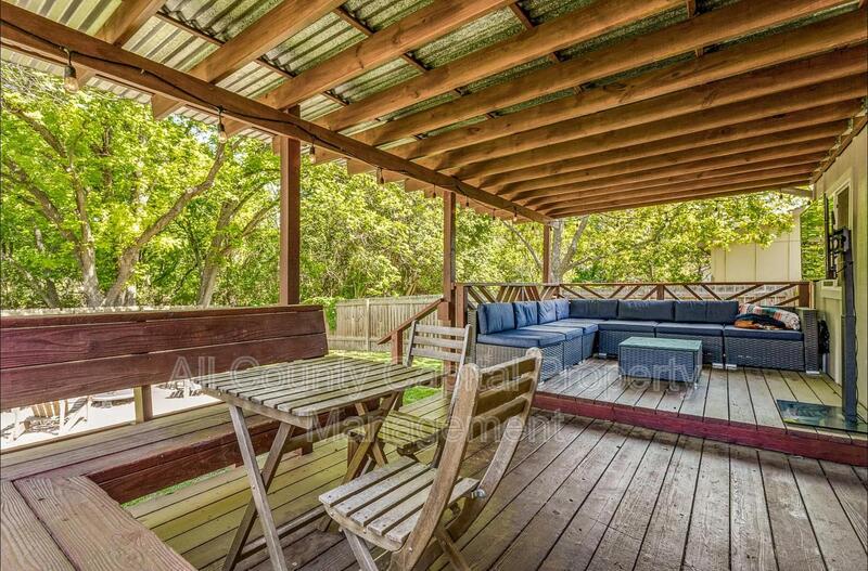 Main Rental Photo 16