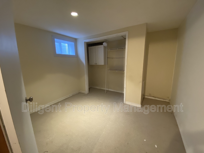 Peterborough House: 1556 Redwood Drive