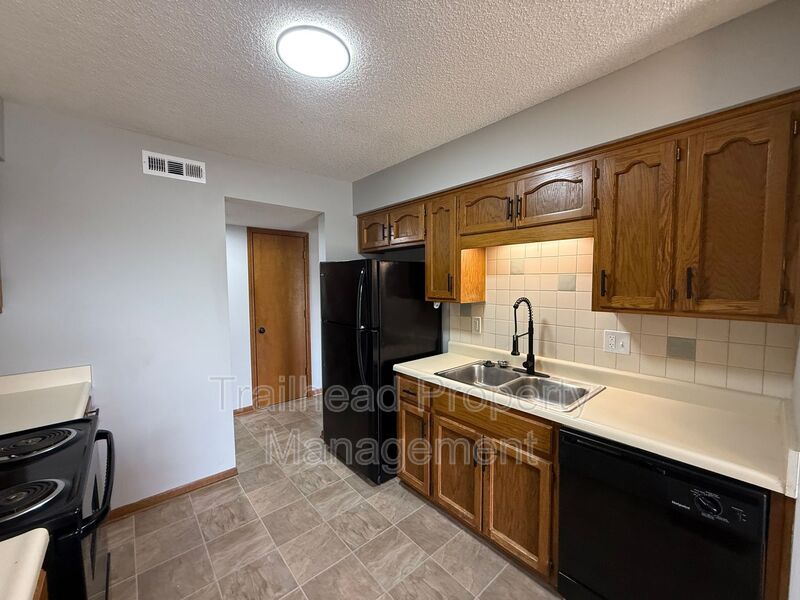 Blue Springs House: 3405 NW Duncan Rd