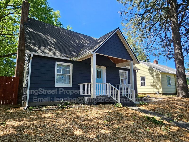 Portland House: 7209 N McKenna Ave