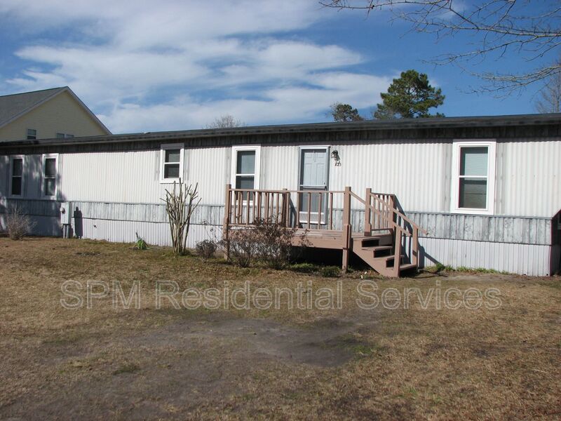 Hampstead House: 825 Factory Rd