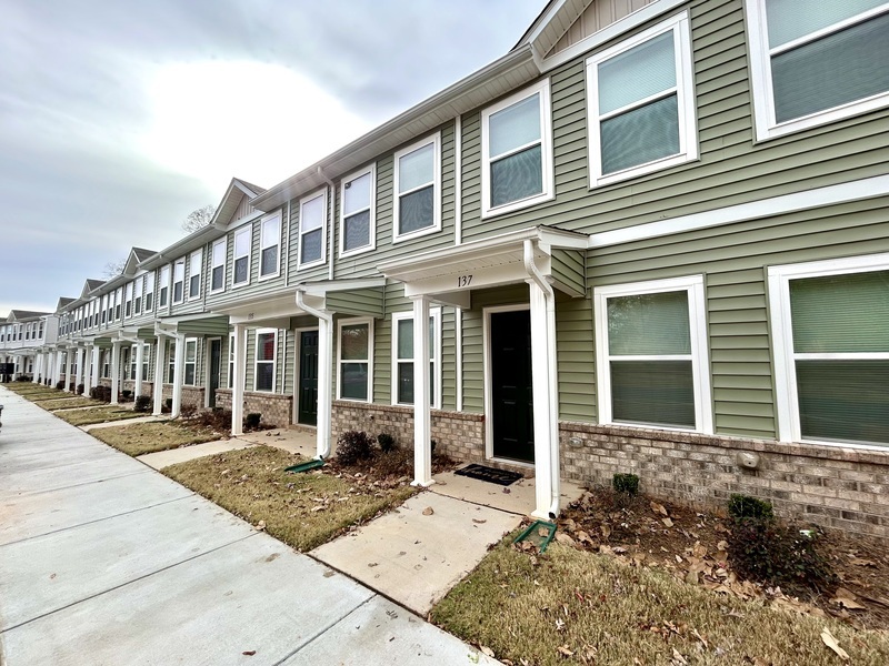 Lincolnton House: 137 Villa Lane