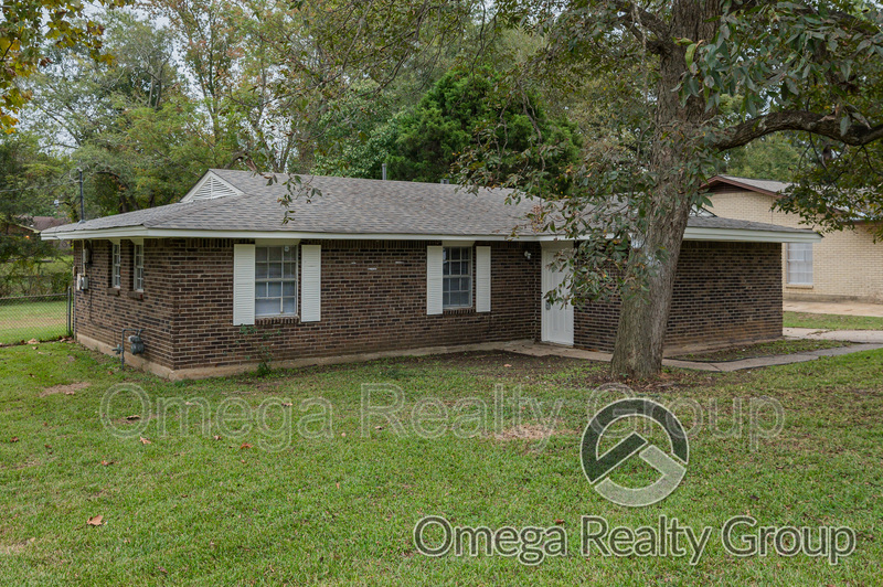 Montgomery House: 522 Glade Park Dr