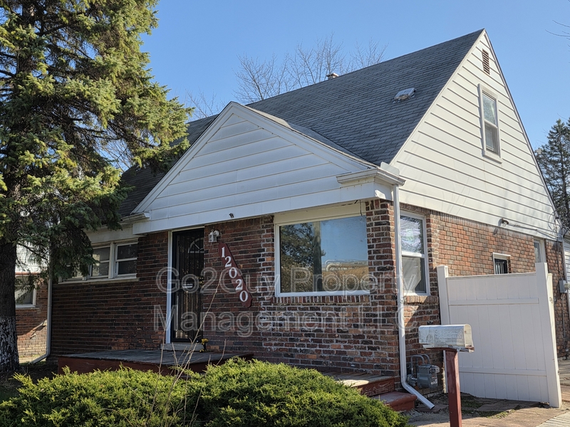 Detroit House: 12020 West Parkway