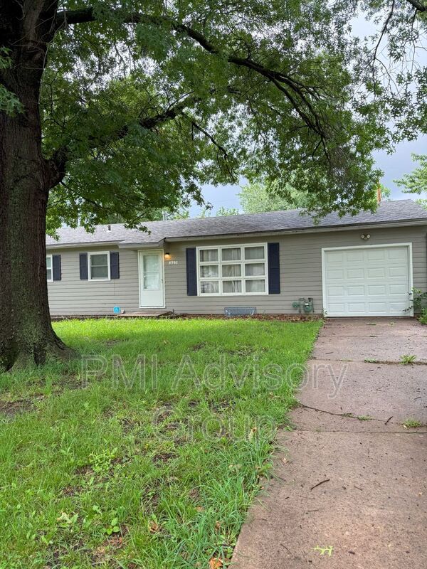 Topeka House: 5701 Southwest 15th Street