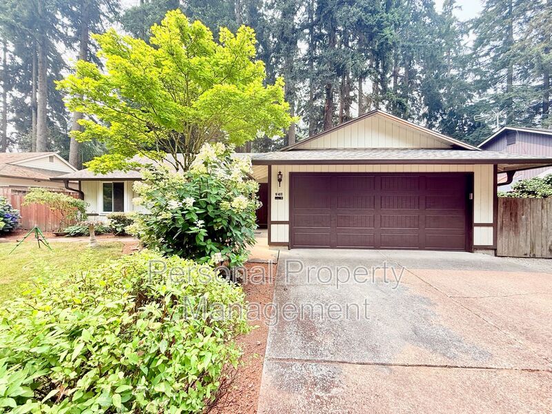 Vancouver House: 9411 NE Pinecreek St