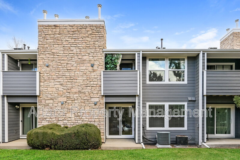 Aurora Condo: 407 S Memphis Way