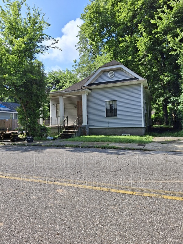 Memphis House: 723 E Trigg Ave