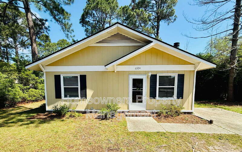 Hope Mills House: 6324 Bretton Woods Drive