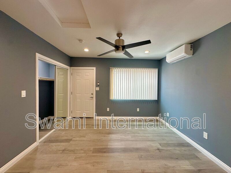 Los Angeles Condo: 1716-1718 1/2 W. 49th St.