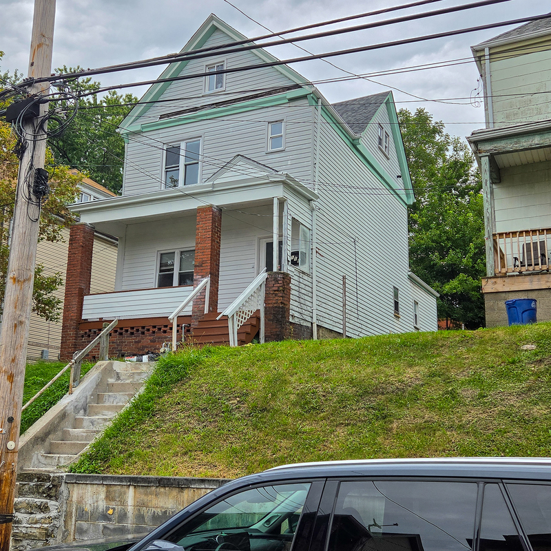 Pittsburgh House: 110 Kirk Avenue