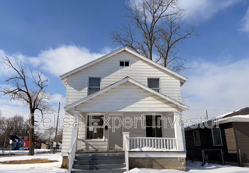 Fort Wayne House: 3420 Plaza Drive