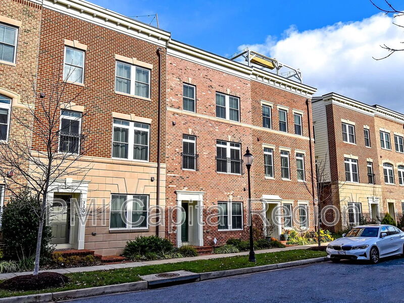 Gaithersburg Townhome: 334 Community Center Avenue