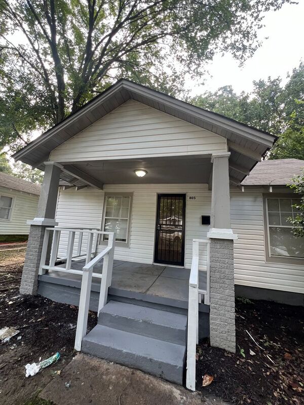 Memphis House: 805 Brower St