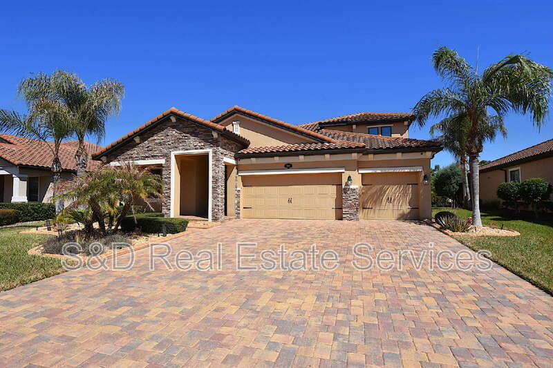 Lakeland House: 3949 Aquilla Drive