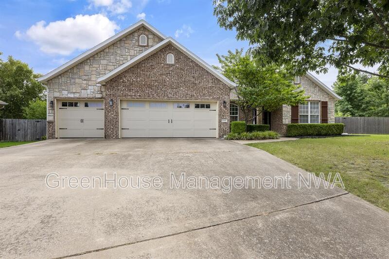 Bentonville House: 4003 SW Hawthorne Place