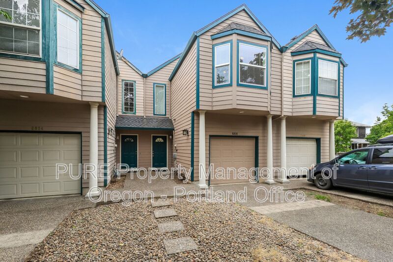 Portland House: 6038 S Hood Avenue