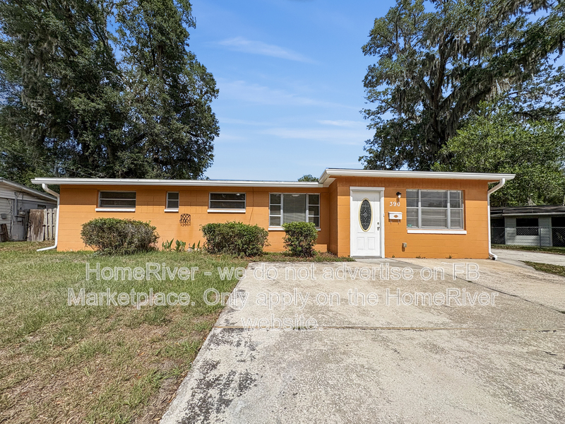 Orange Park House: 390 Dunwoodie Rd