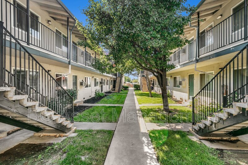 Sacramento Condo: 1928 Ethan Way