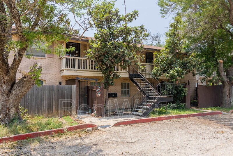 Request a Viewing for 1903 Anchor Drive, unit 4 Tenant Turner