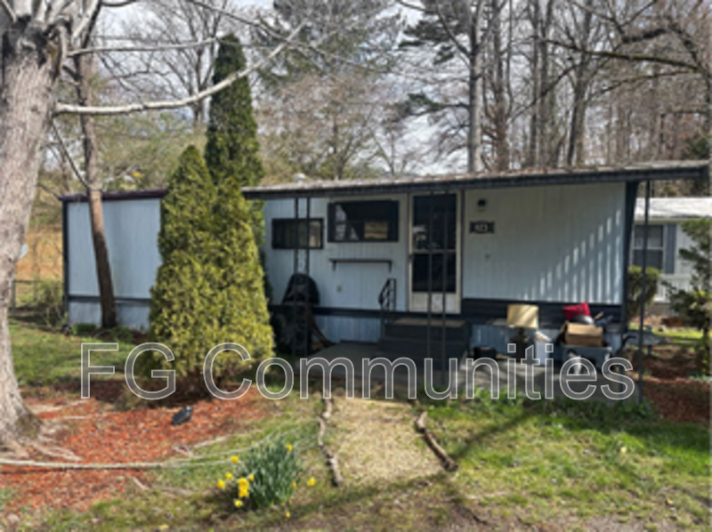 Brevard House: 123 Tuckaway Ln