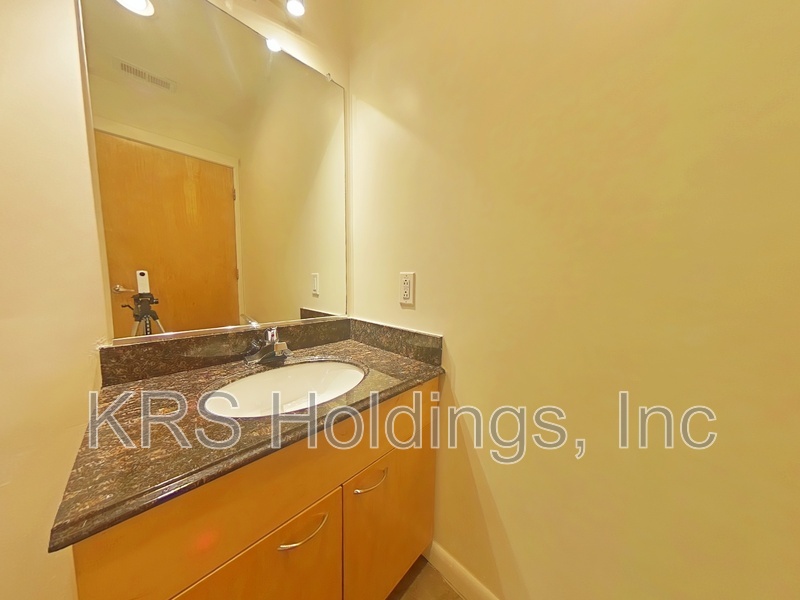 Richmond Condo: 1011 W Marshall St