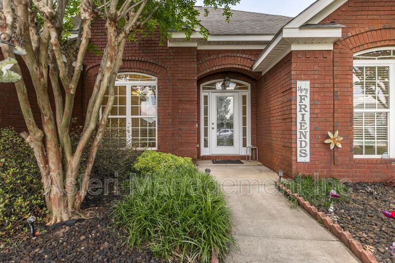 Byron House: 522 Manchester Lane