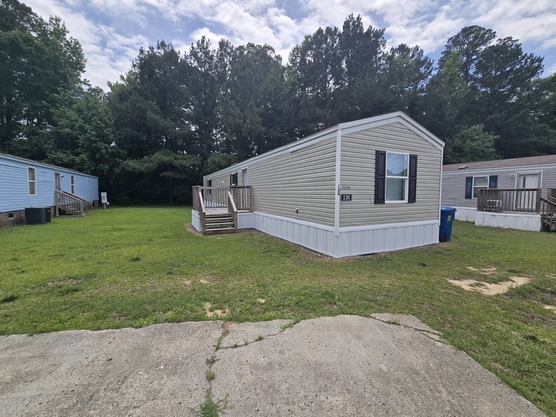 Fayetteville House: 2220 Cattail Cir