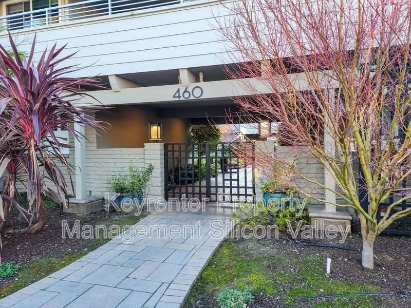 Los Altos House: 460 Lassen St