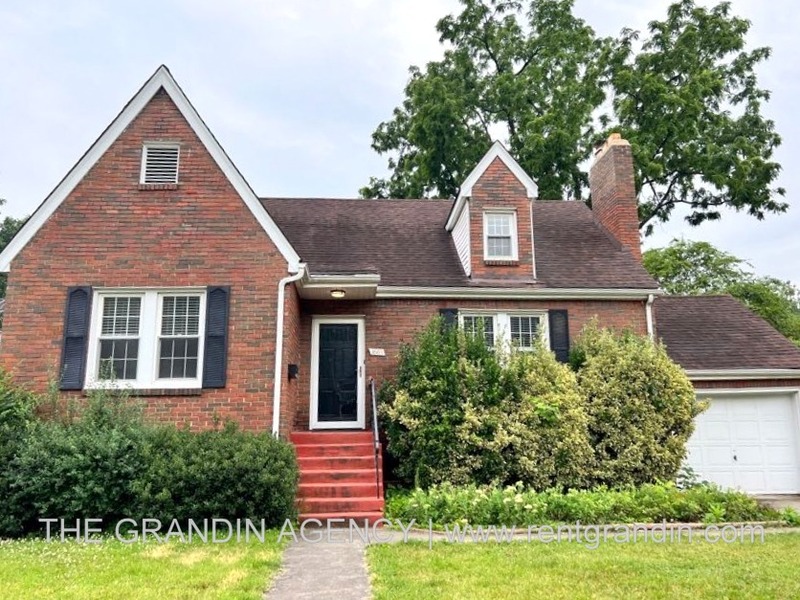 Roanoke House: 1668 Brandon Avenue Southwest
