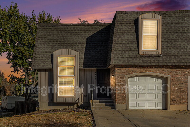 Kansas City Townhome: 3500 NE 72nd Terrace