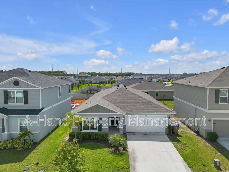 St. Cloud House: 3800 Whitetail Ct