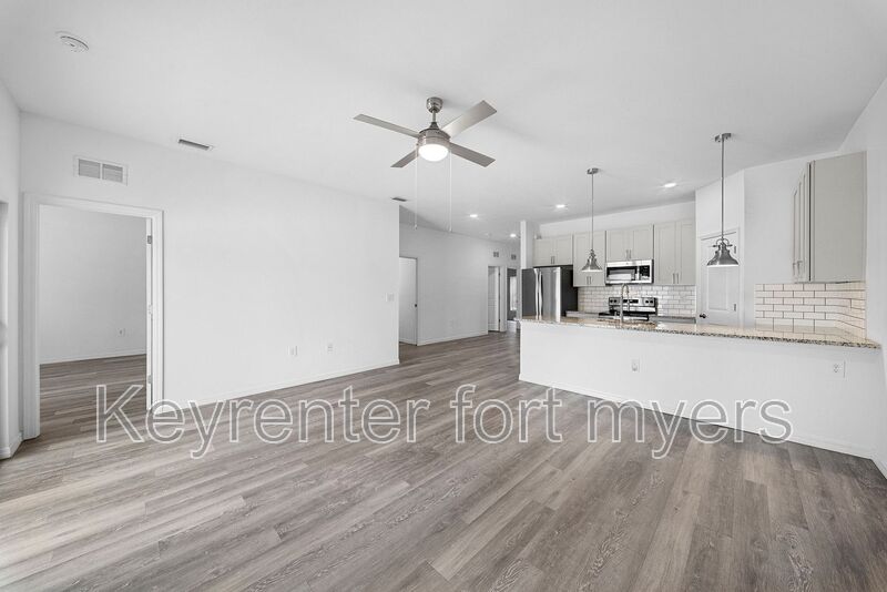 Lehigh Acres House: 4716 29th St SW