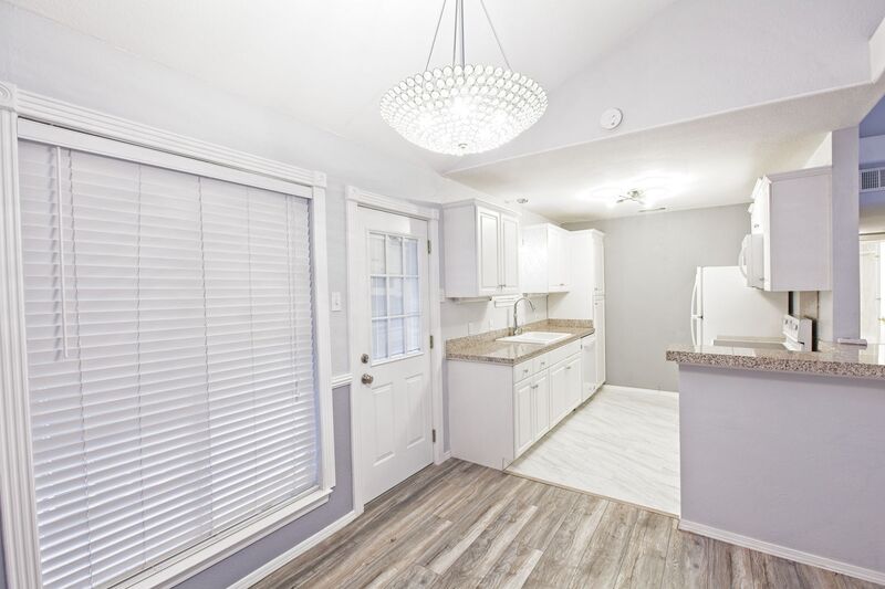 Dallas Condo: 10590 High Hollows Dr