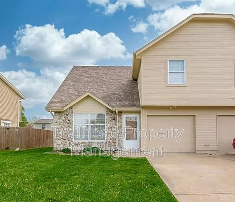 Grain Valley Condo: 1113 Dean Drive