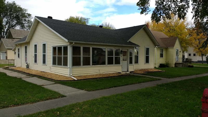 Casselton House: 901 1st St N