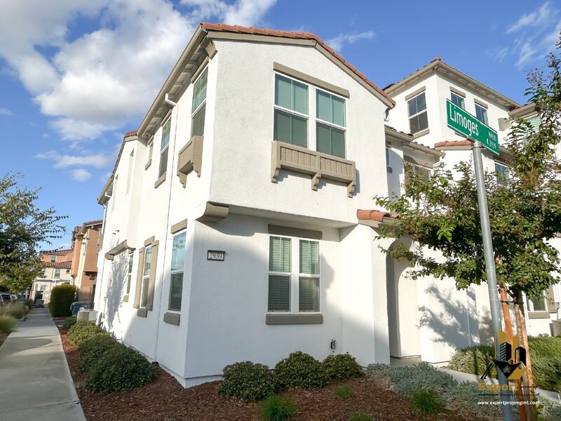 Sacramento House: 2939 Limoges Walk