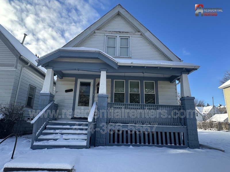 Milwaukee House: 3147 N Richards Street