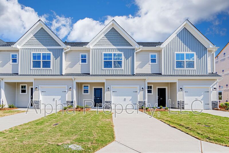 Duncan House: 19 Apricot Ln