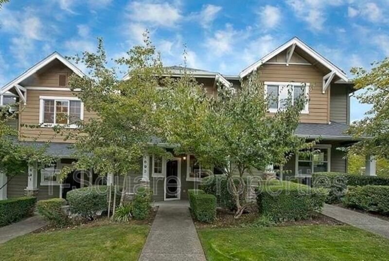 Issaquah House: 1693 NE Juneberry St