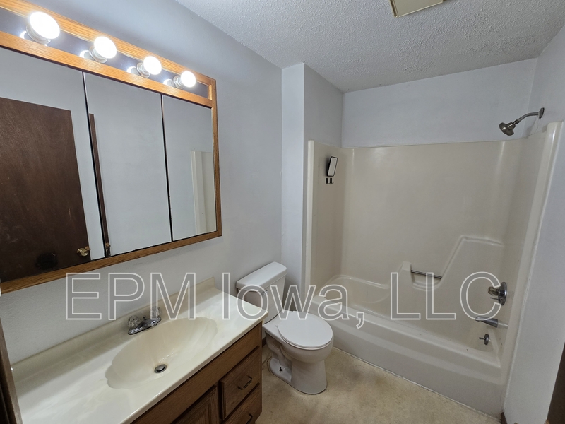 Riverside House: 151 3rd Street West