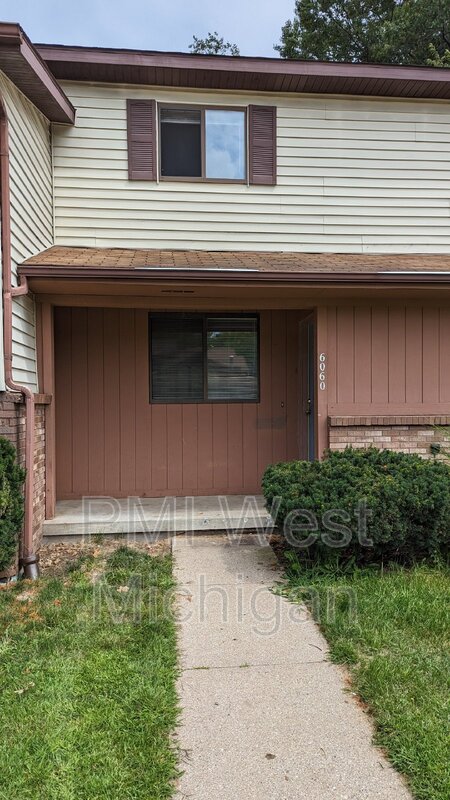 Grand Rapids Townhome: 6051 In The Pines Dr SE