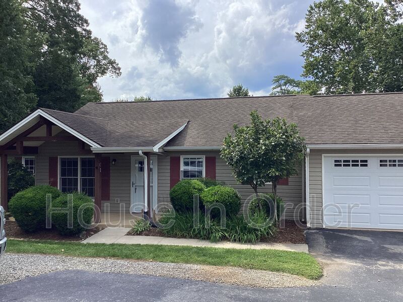 Arden House: 41 Atkins St