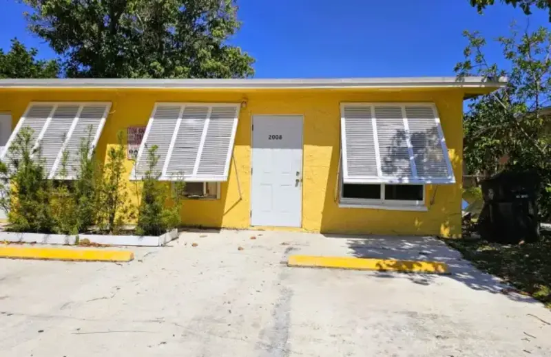 Lake Worth Beach House: 2008 Park Street