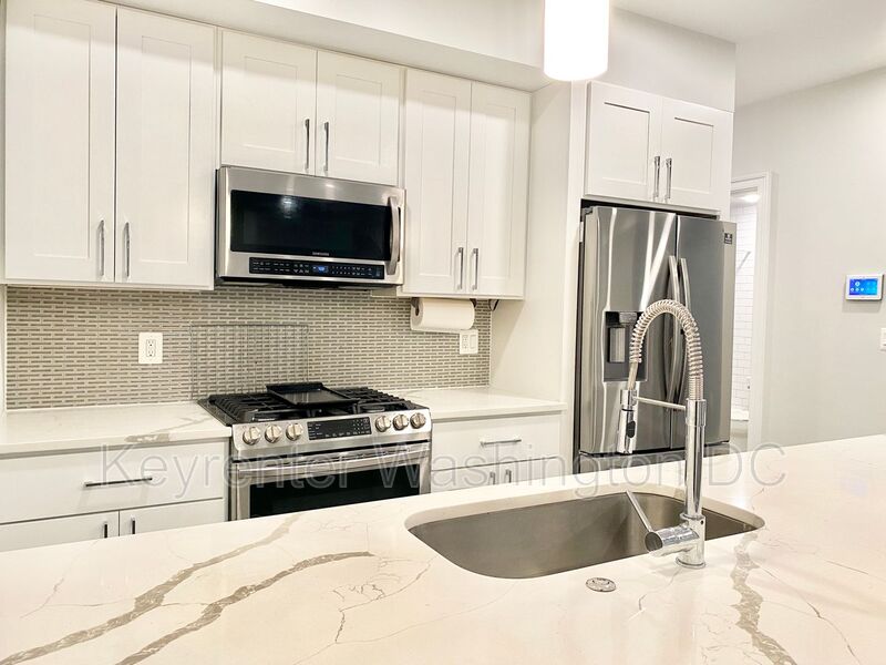 Washington Condo: 3463 14th St, NW