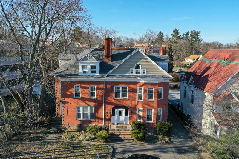 Hartford Condo: 442 Farmington Avenue - 3W