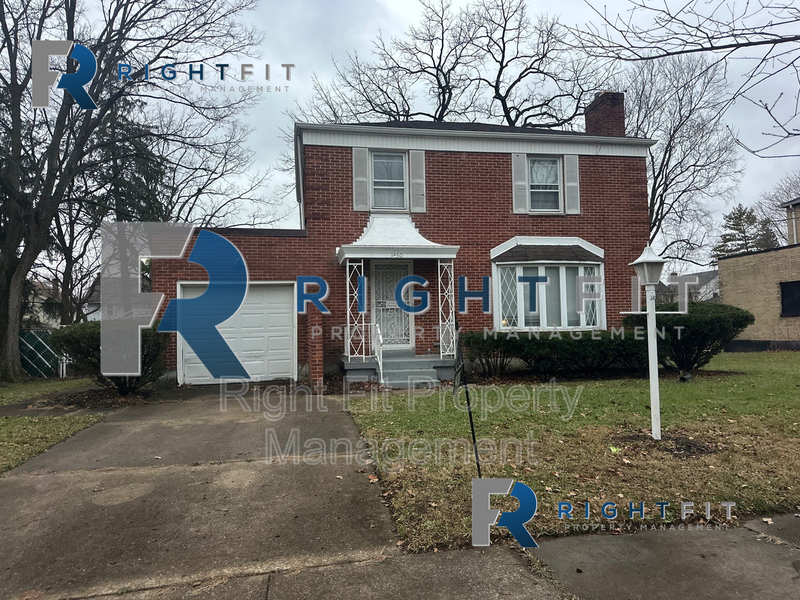 Dayton House: 1430 Amberley Drive